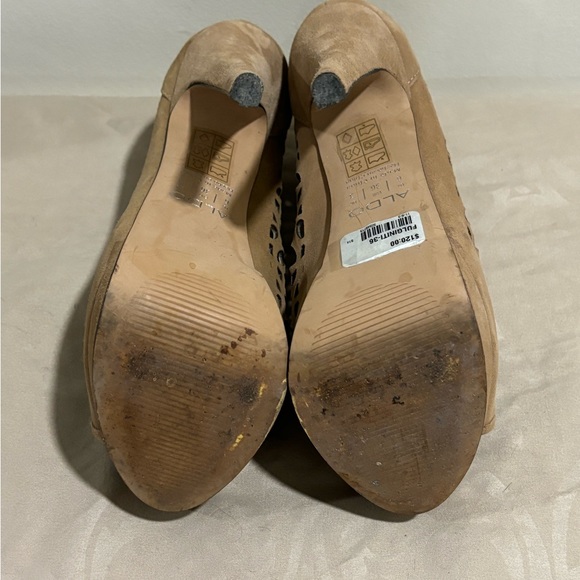 Aldo Tan Heels - Picture 5 of 6